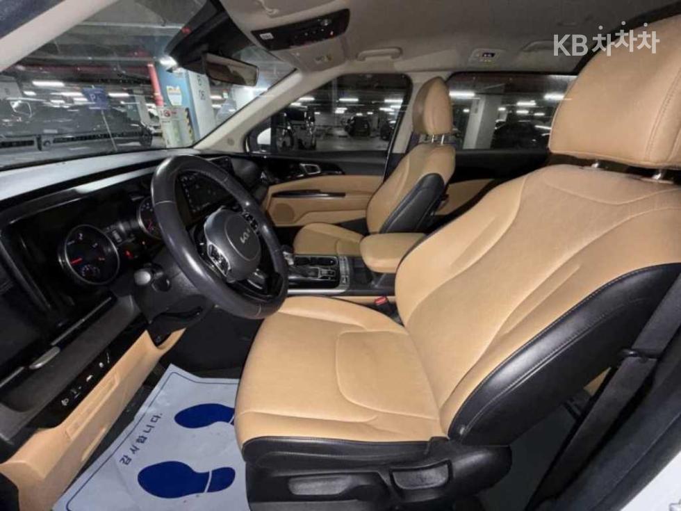 Kia Carnival — miniaturë 7