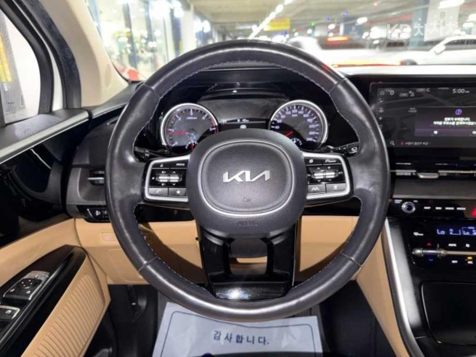 Kia Carnival — miniaturë 10