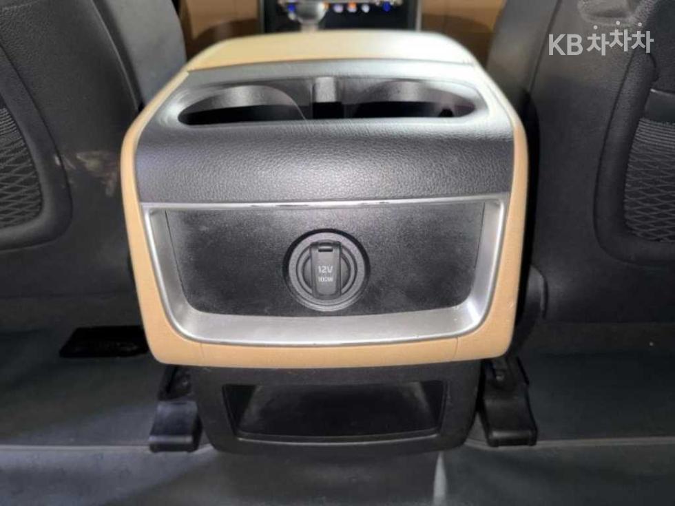 Kia Carnival — miniaturë 16