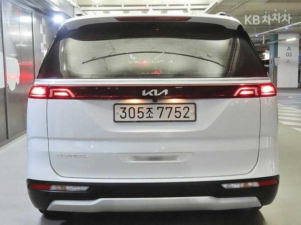 Kia Carnival — miniaturë 5