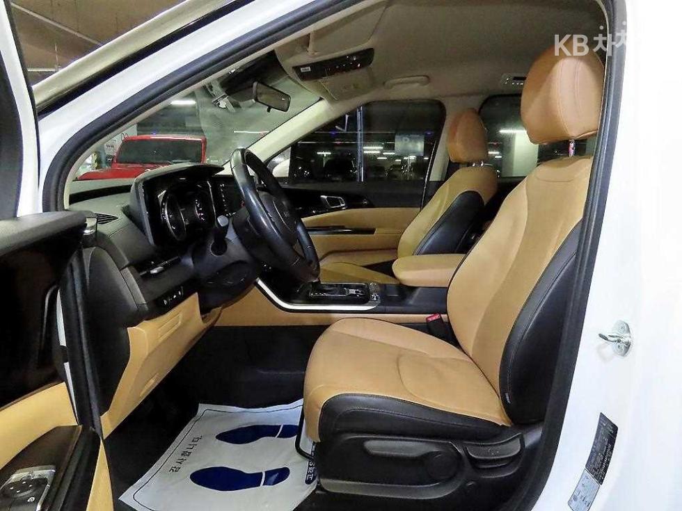 Kia Carnival — miniaturë 6