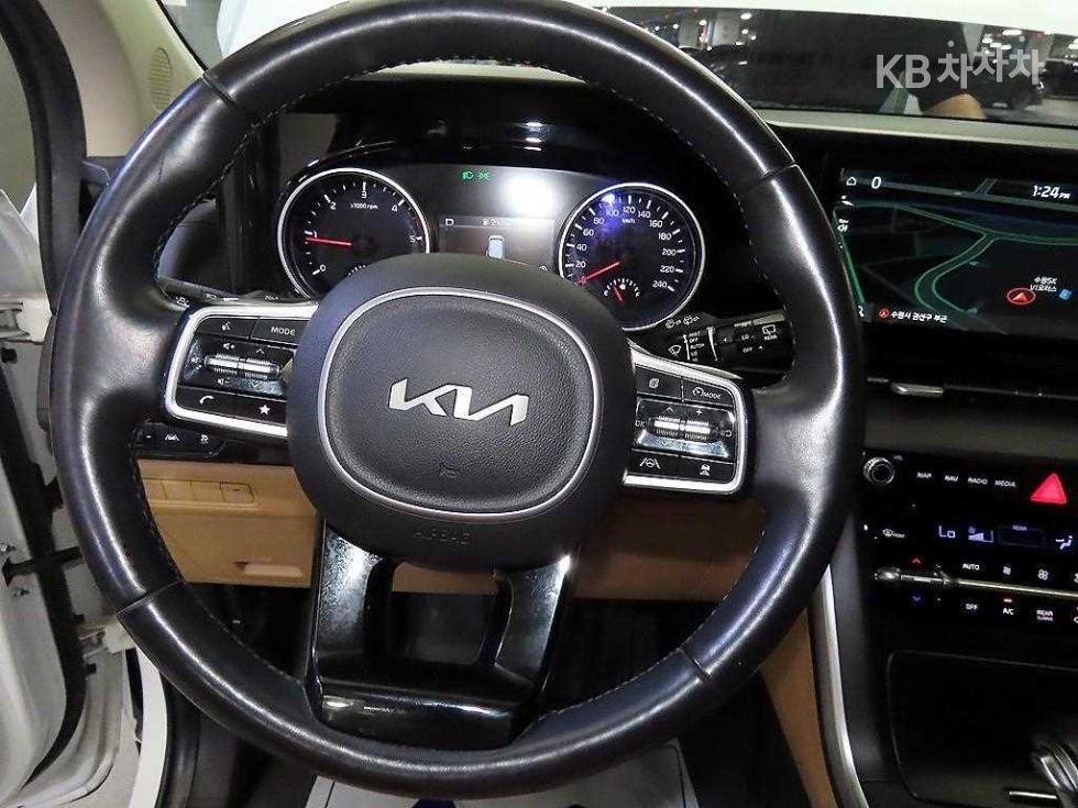 Kia Carnival — miniaturë 8