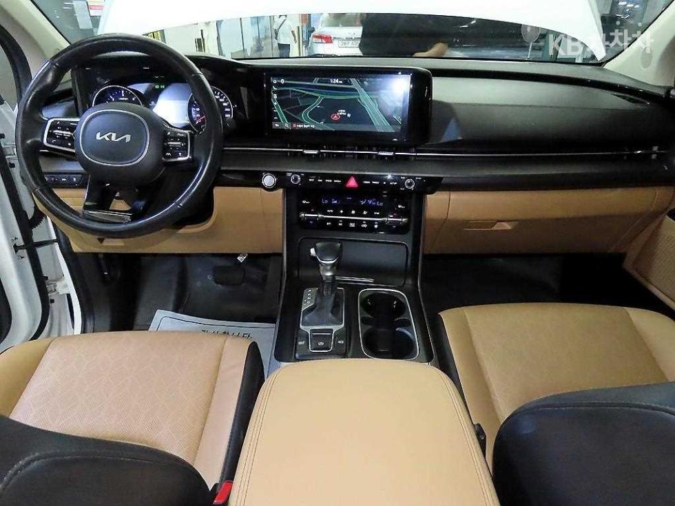 Kia Carnival — miniaturë 10