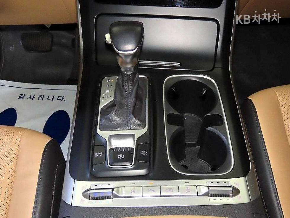Kia Carnival — miniaturë 12