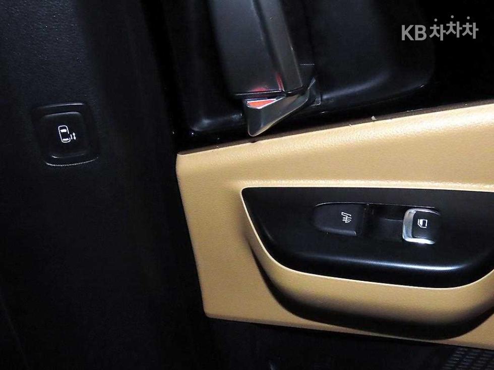 Kia Carnival — miniaturë 13