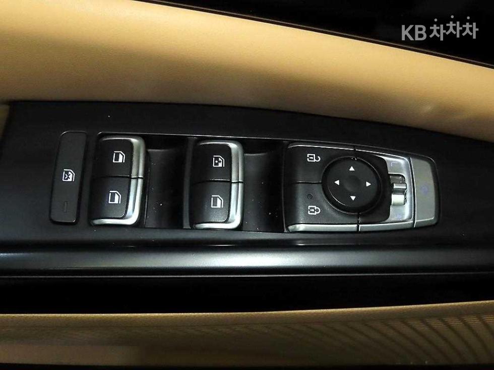 Kia Carnival — miniaturë 14