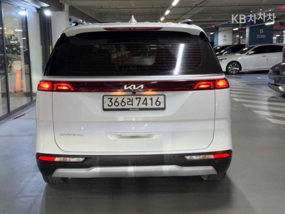 Kia Carnival — miniaturë 5