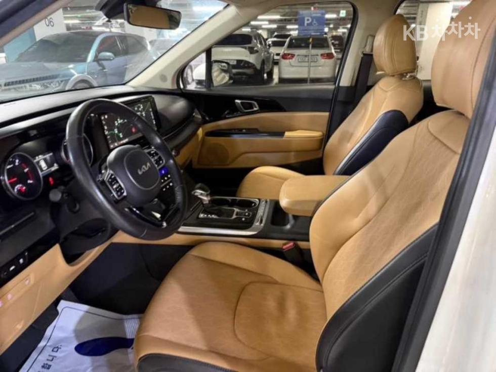 Kia Carnival — miniaturë 6