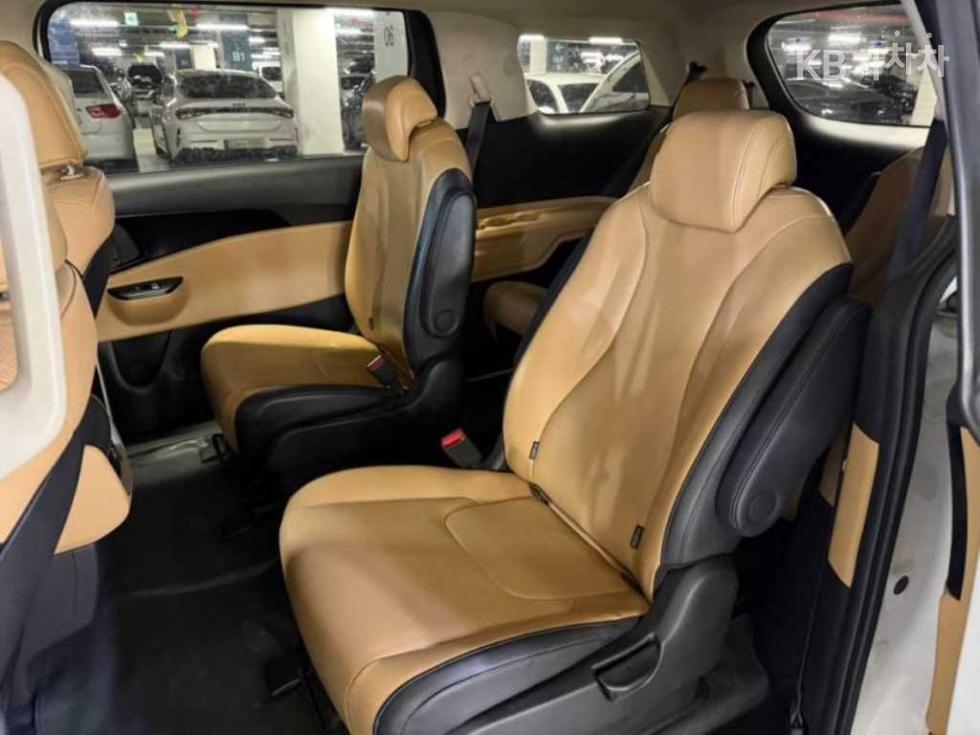 Kia Carnival — miniaturë 7