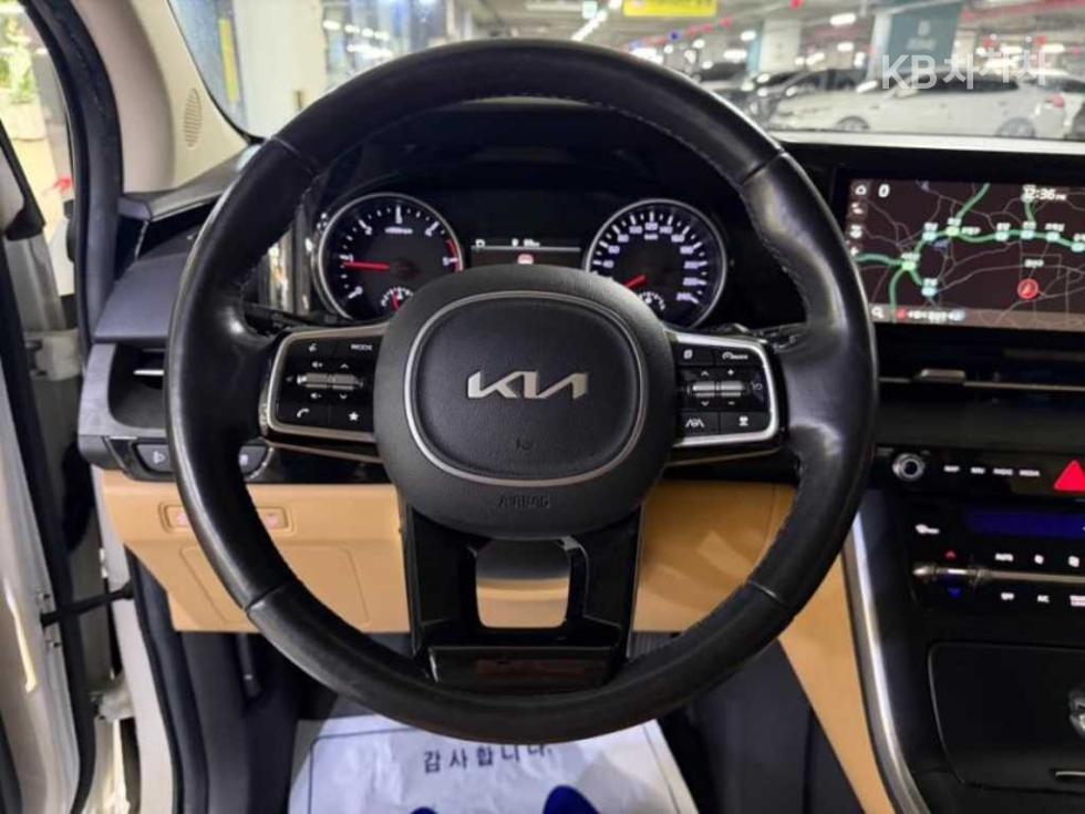 Kia Carnival — miniaturë 8
