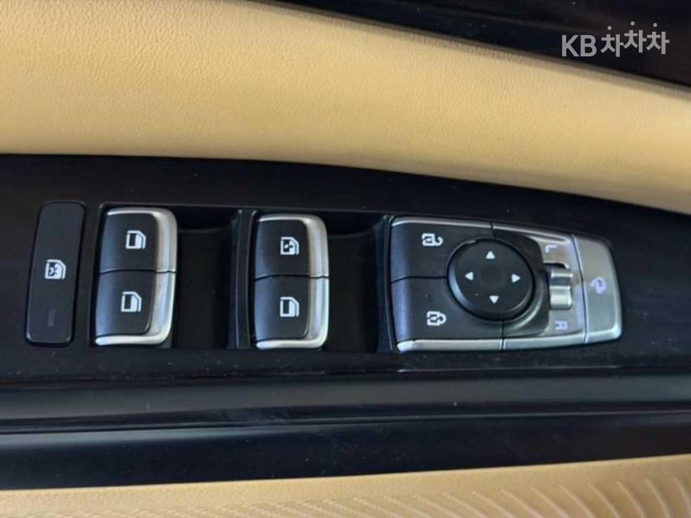 Kia Carnival — miniaturë 14
