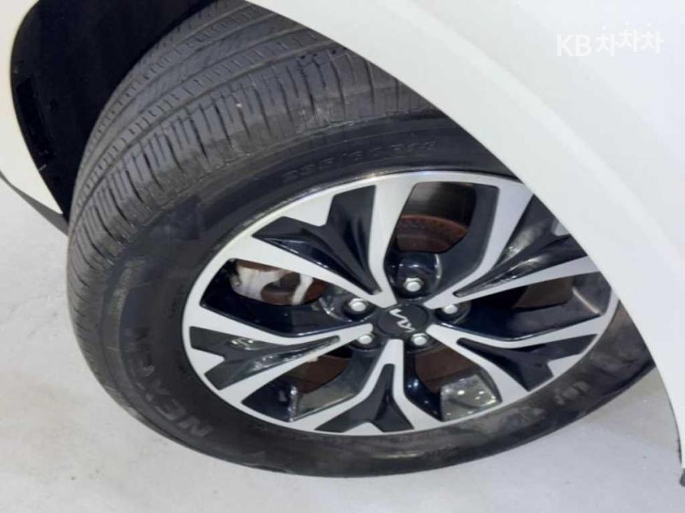 Kia Carnival — miniaturë 20