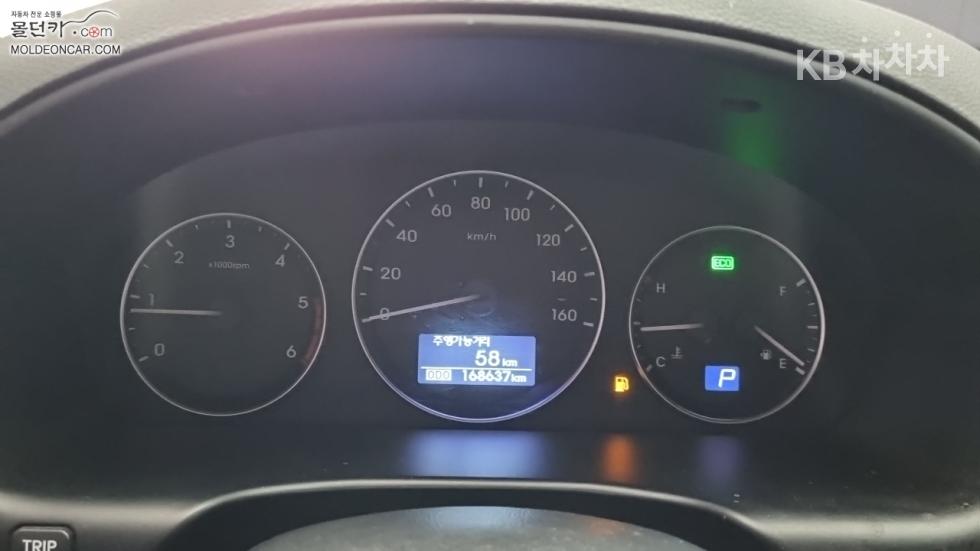 Hyundai Starex — miniaturë 5