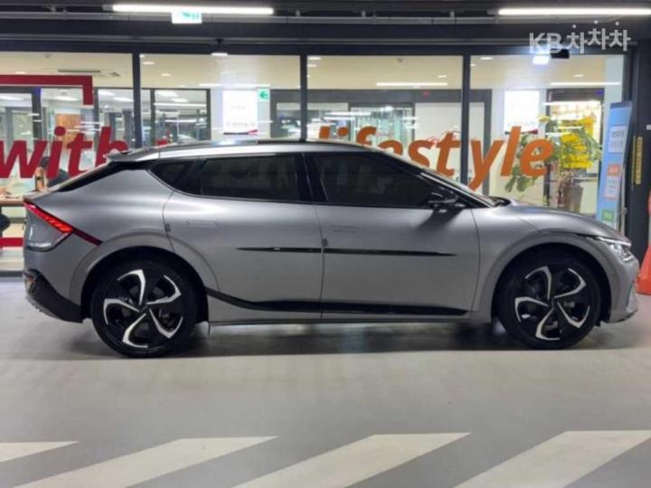 Kia EV6 — miniaturë 3
