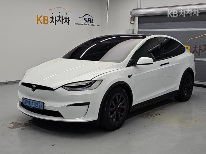 Tesla Model X Plaid — foto 1