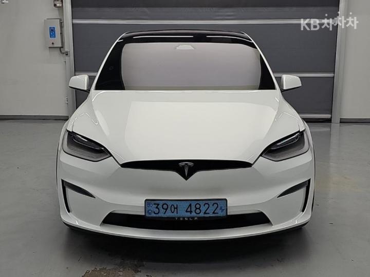 Tesla Model X — miniaturë 2