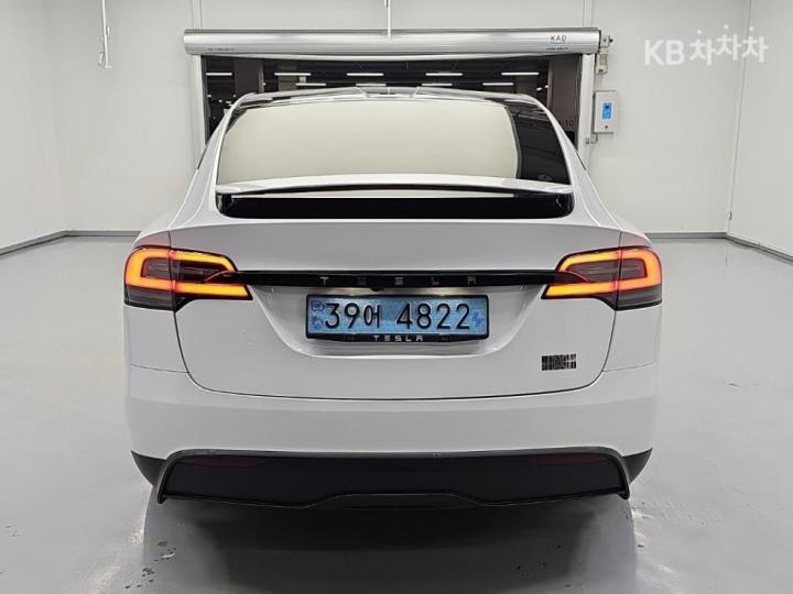 Tesla Model X — miniaturë 3