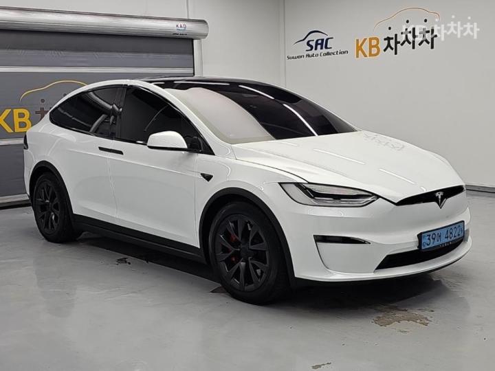 Tesla Model X — miniaturë 4