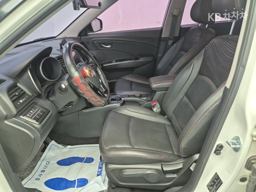SsangYong Tivoli — miniaturë 11