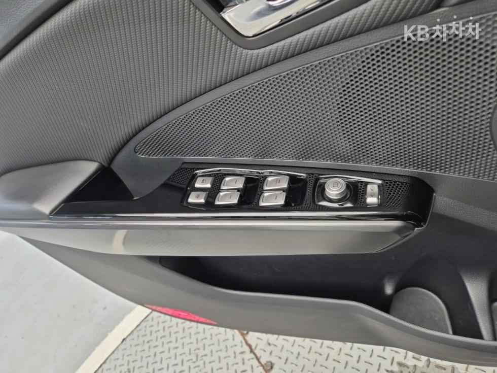 SsangYong Tivoli — miniaturë 17