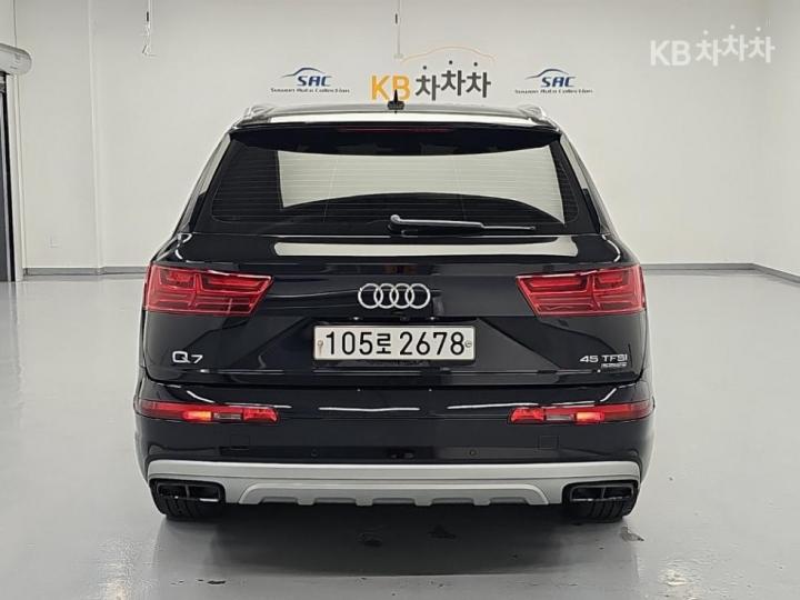 Audi Q7 — miniaturë 3