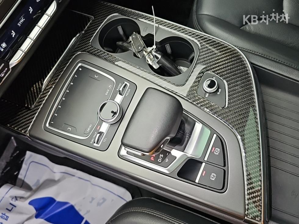 Audi Q7 — miniaturë 8