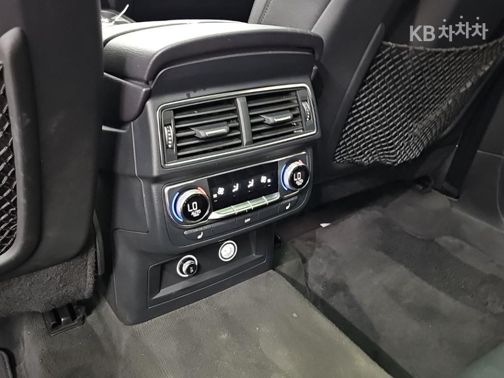 Audi Q7 — miniaturë 13