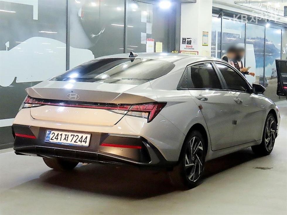 Hyundai Avante — miniaturë 4