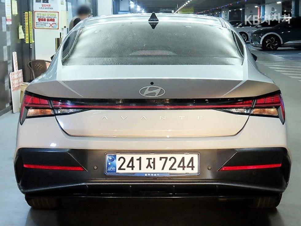 Hyundai Avante — miniaturë 5