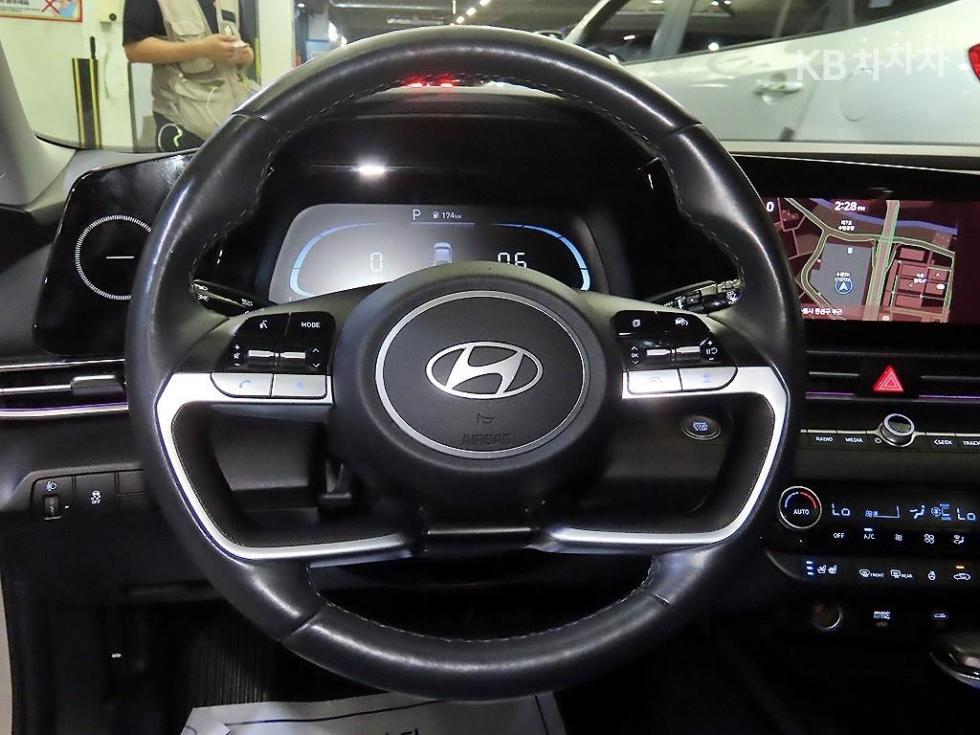 Hyundai Avante — miniaturë 8