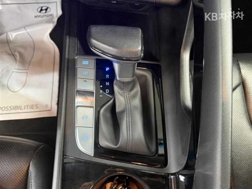 Hyundai Avante — miniaturë 12