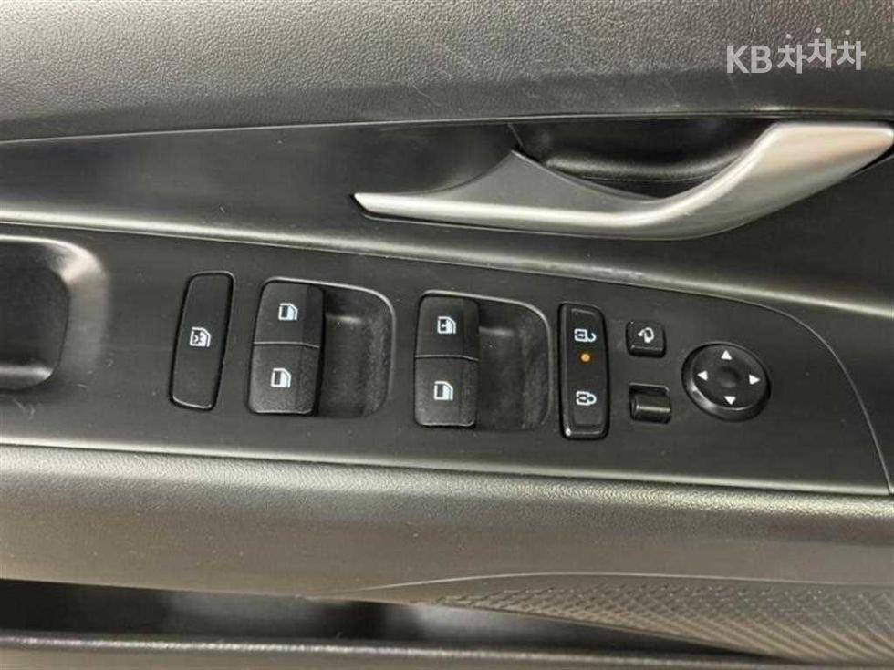 Hyundai Avante — miniaturë 15