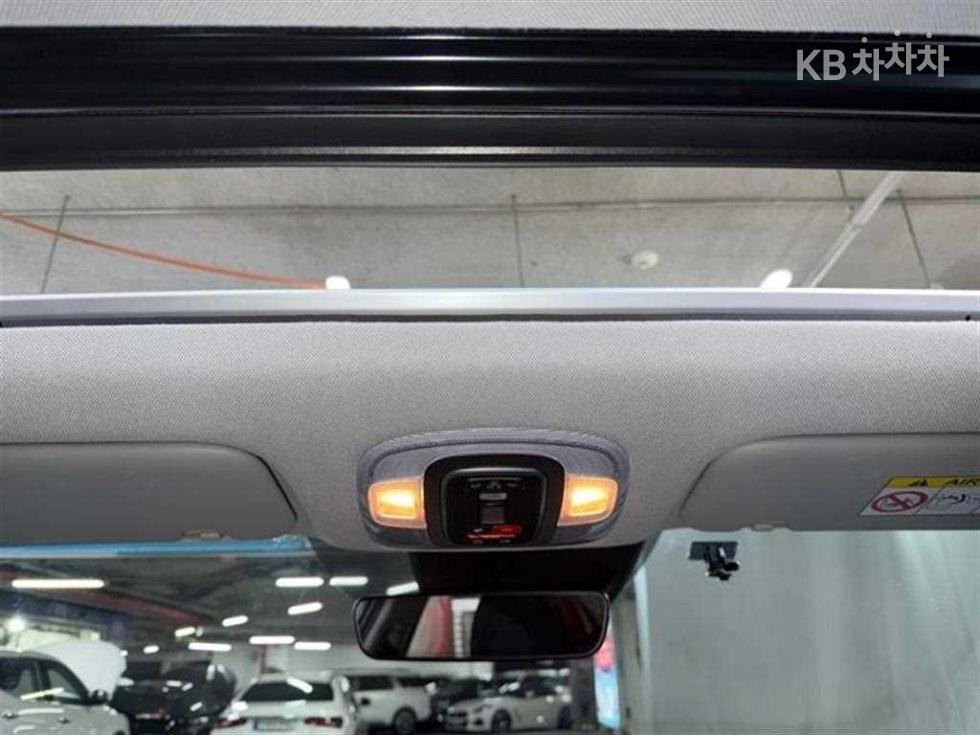 Hyundai Avante — miniaturë 16