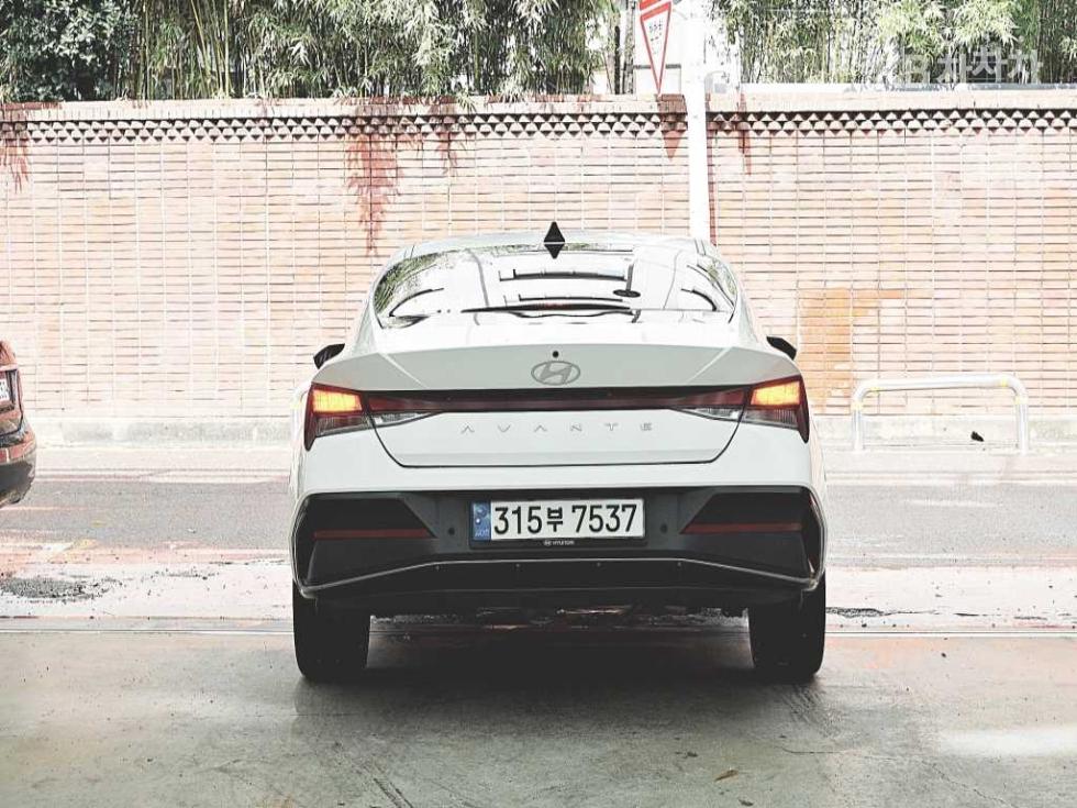 Hyundai Avante — фото 4