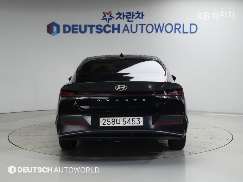 Hyundai Avante — фото 3
