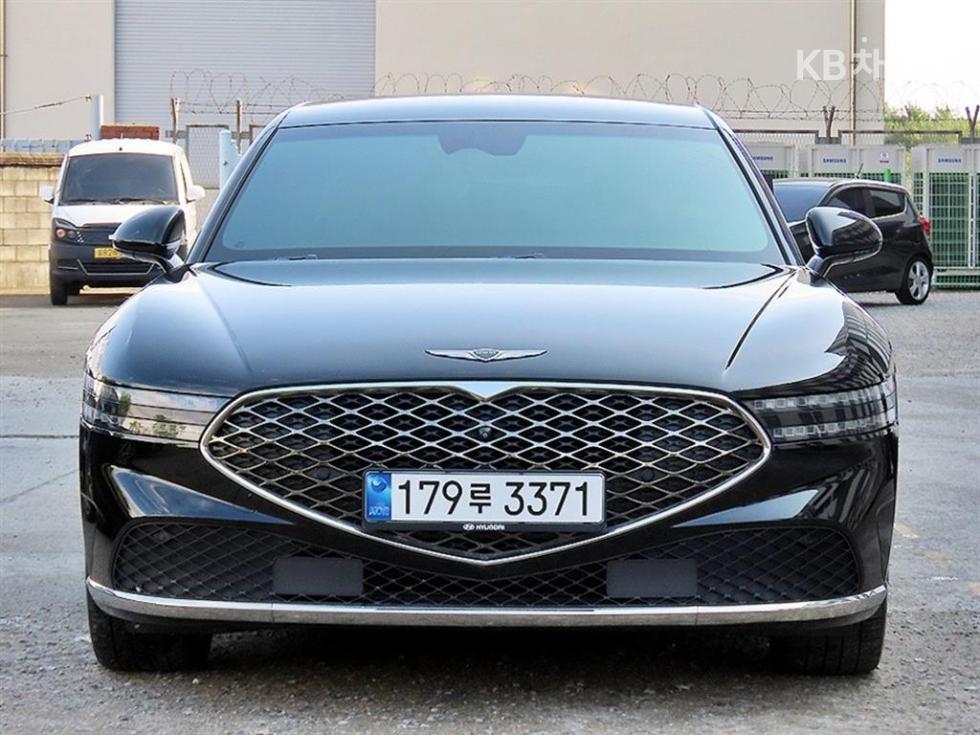 Genesis G90 BASE MODEL — фото 1