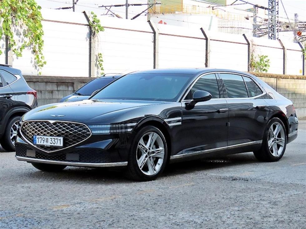 Genesis G90 BASE MODEL — фото 2