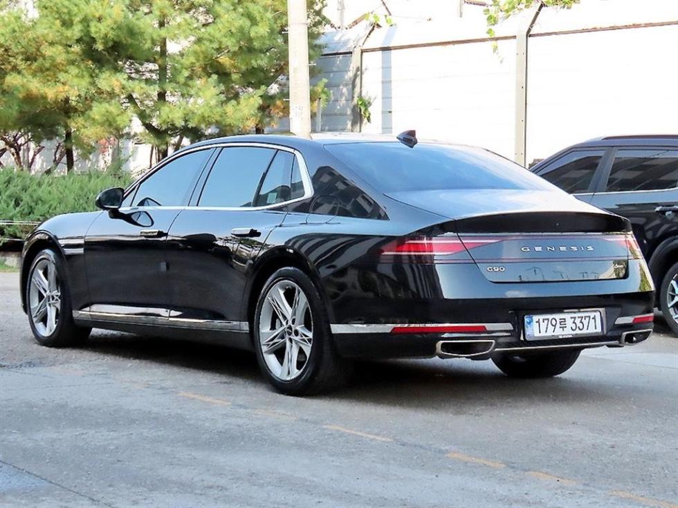 Genesis G90 BASE MODEL — фото 3