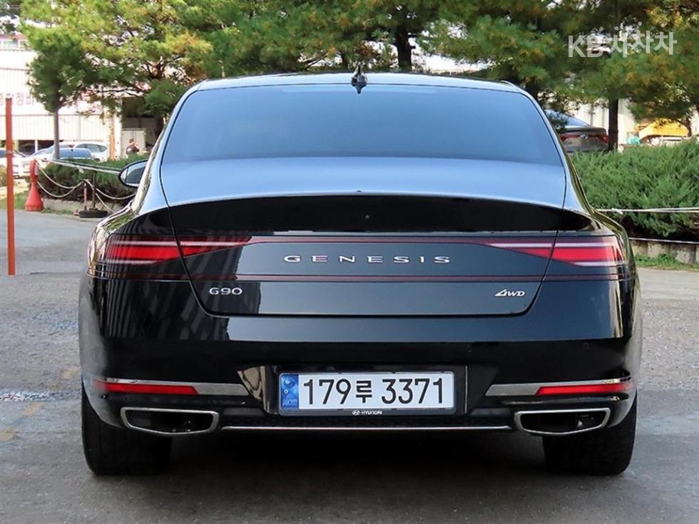 Genesis G90 BASE MODEL — фото 4