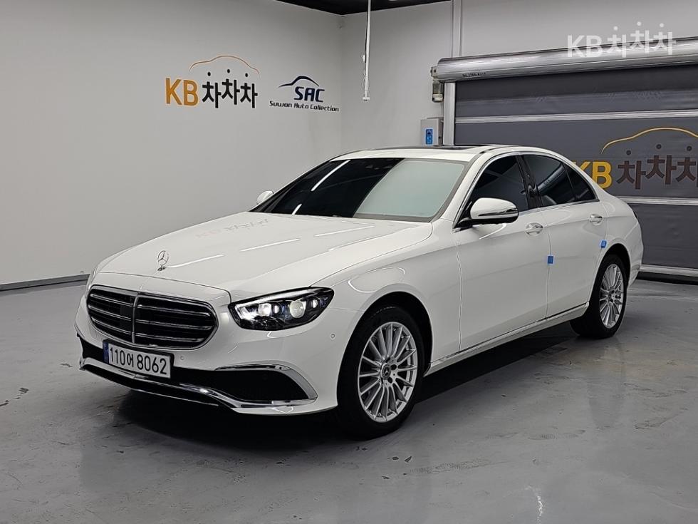 Mercedes-Benz E-Class Exclusive — фото 1