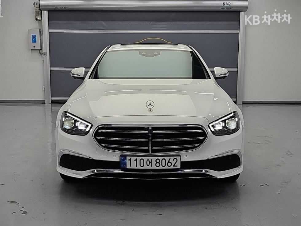 Mercedes-Benz E-Class Exclusive — фото 2