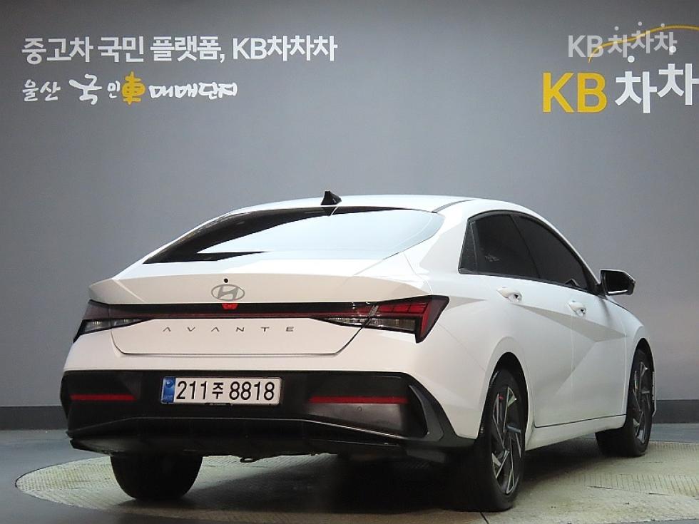 Hyundai Avante INSPIRATION — фото 2