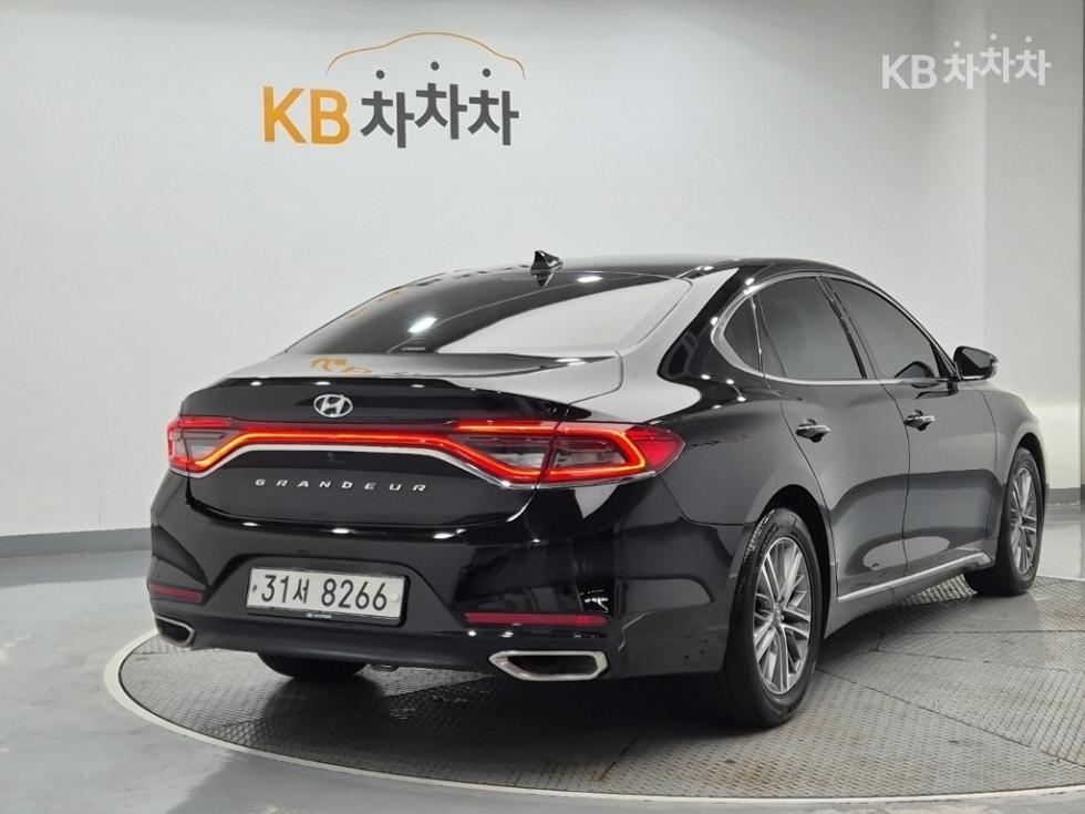 Hyundai Grandeur BASE MODEL — фото 3