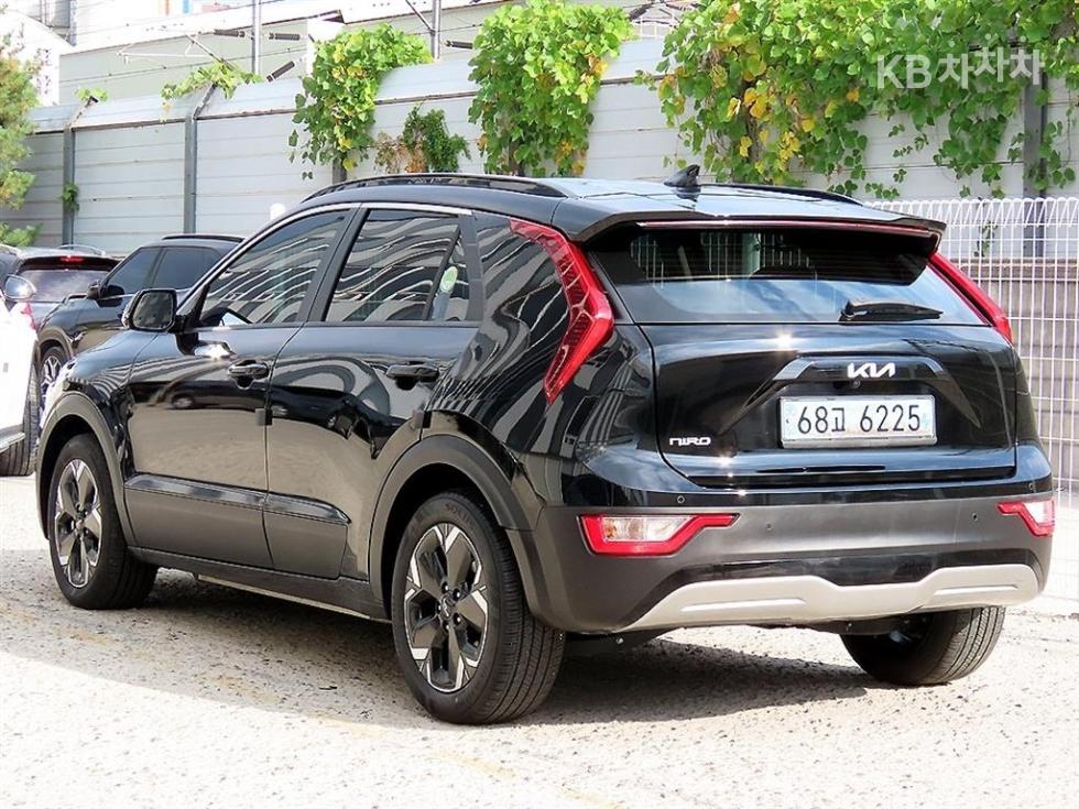 Kia BASE MODEL — фото 3