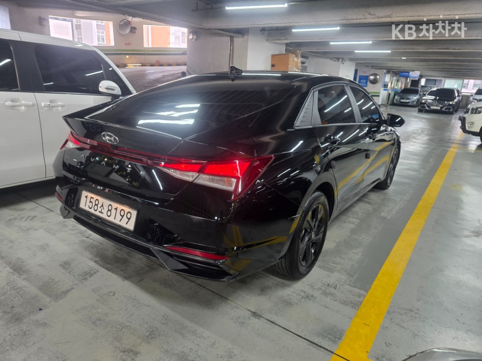 Hyundai Avante — фото 4