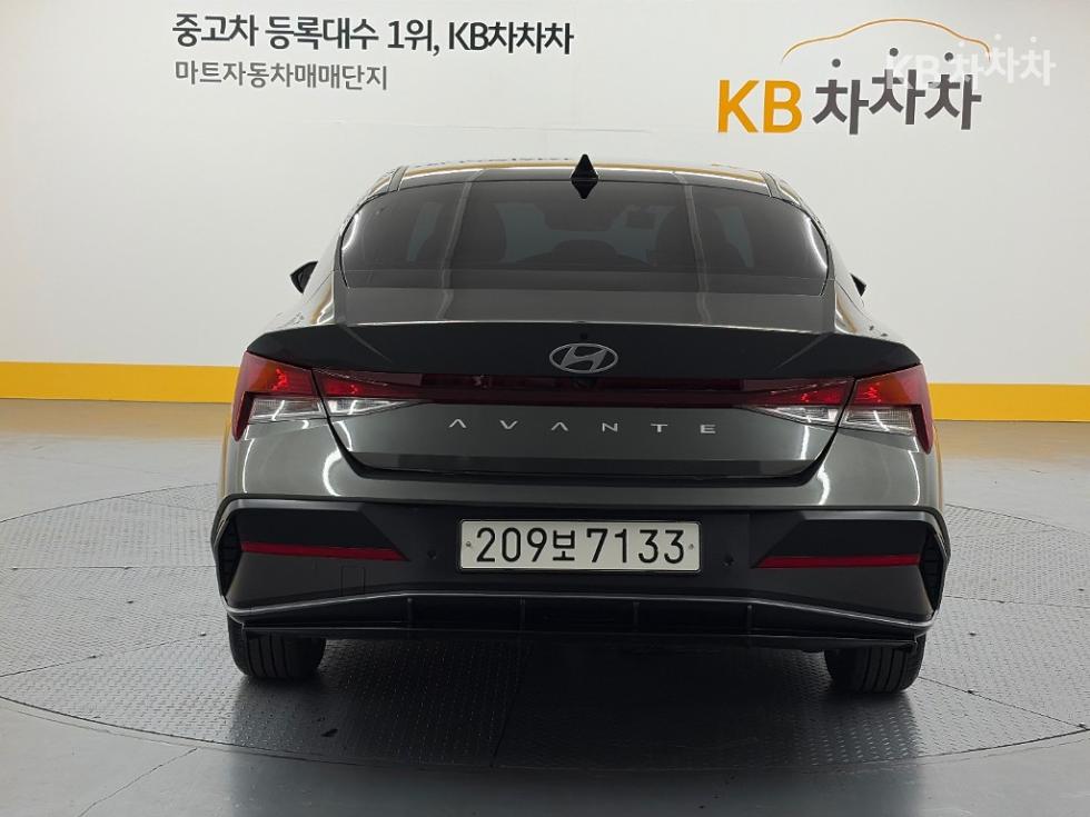 Hyundai Avante — фото 3