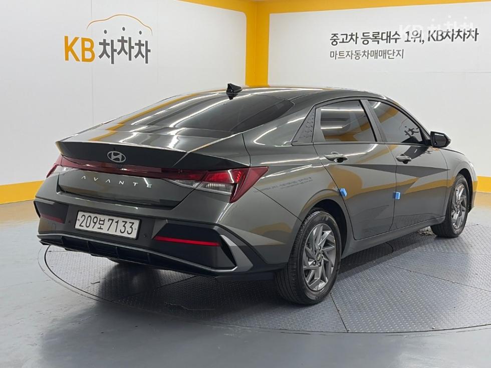 Hyundai Avante — фото 4
