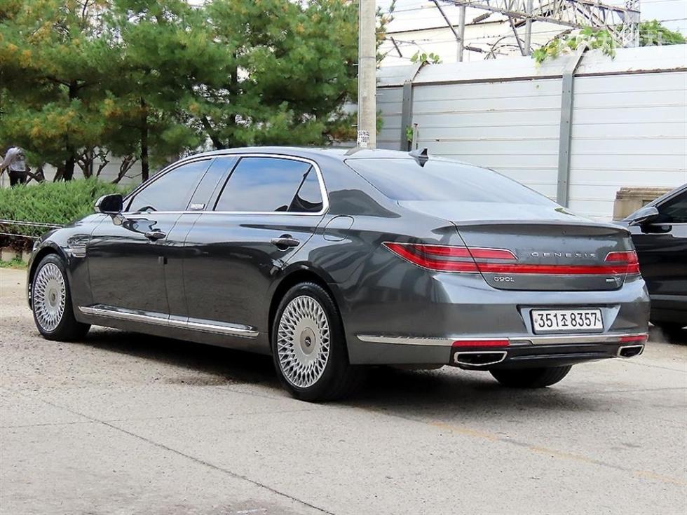 Genesis G90 Prestige Limousine — фото 3