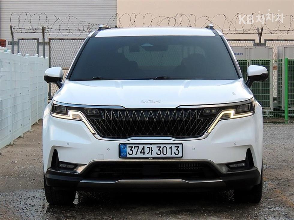 Kia Carnival SIGNATURE — фото 1
