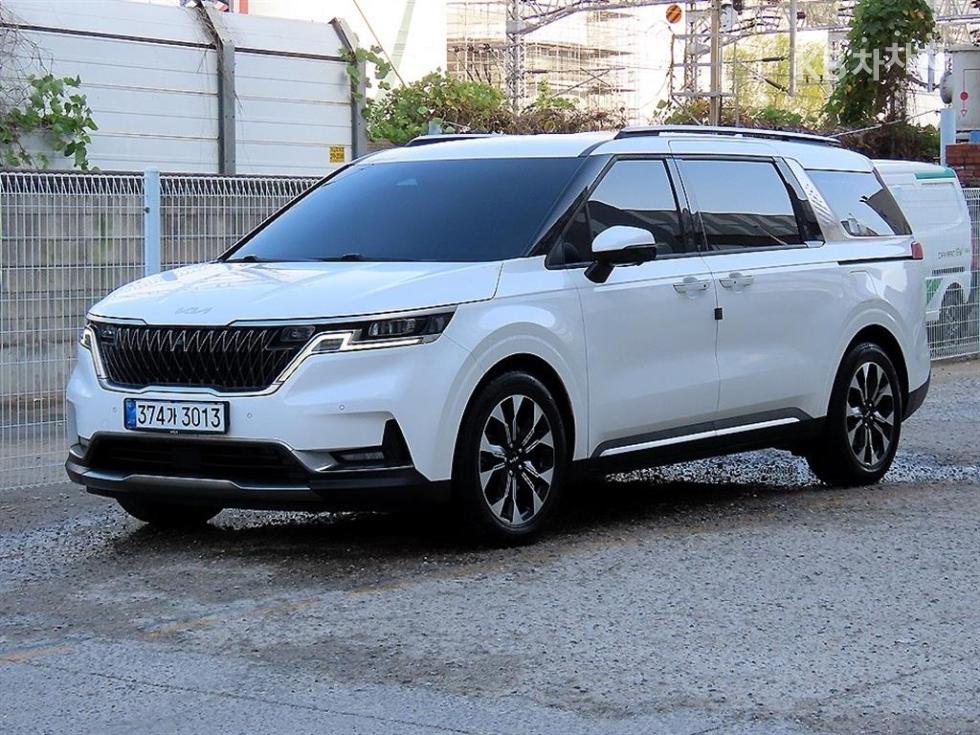 Kia Carnival SIGNATURE — фото 2